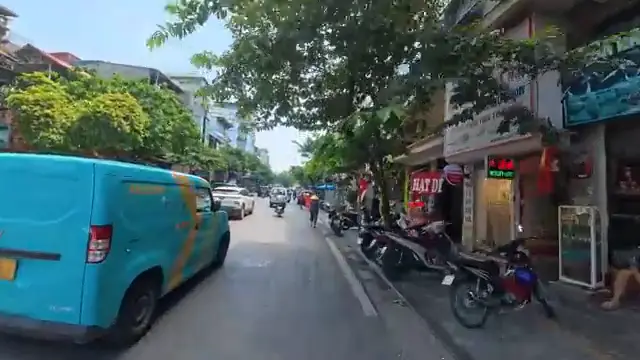Communist Vietnam Is Not What The Western World Imagines 🇻🇳 Very Positive First Impressions Of Hanoi