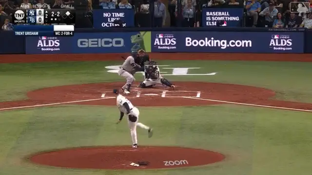 We Just Saw One of The Dumbest Plays Possible on an MLB Field, And At The Worst Time